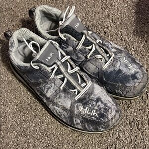 Huk Men's Black and Gray Boat Fishing Shoes size 11